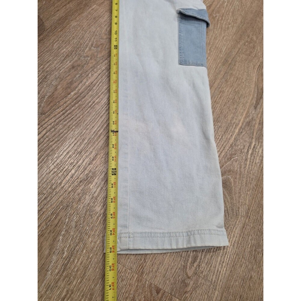 Almost Famous Colorblock Denim Cargo Pants Women’s Size Small Elastic Waist - Picture 6 of 7